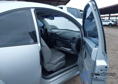 2002 Volkswagen New Beetle Gls z USA, uszkodzony, nr VIN 3VWCK21C02M417143